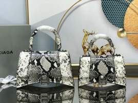 Picture of Balenciaga Handbags _SKUfw209926263fw